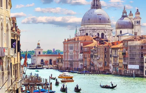 Венеция Обои на телефон водоем с лодками и зданиями вокруг него на фоне Гранд-канала