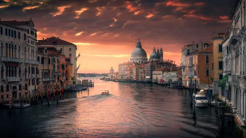 Венеция Обои на телефон река со зданиями вдоль нее