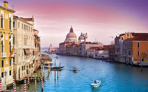 Венеция Обои на телефон река с лодками и зданиями вокруг нее на фоне Гранд-канала