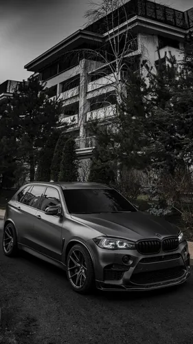 Bmw X5 E53 Обои на телефон автомобиль, припаркованный перед зданием