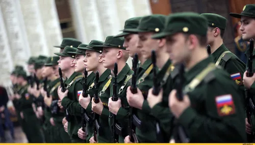 Армия России Обои на телефон группа мужчин в зеленой форме