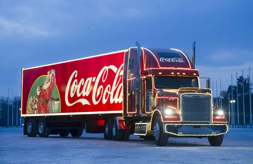 Кока Кола Обои на телефон грузовик с кока-колой на дороге