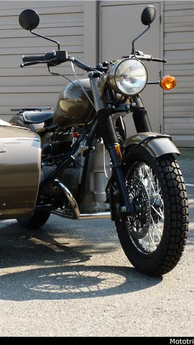 Мотоциклы Hd Обои на телефон мотоцикл, припаркованный перед гаражом