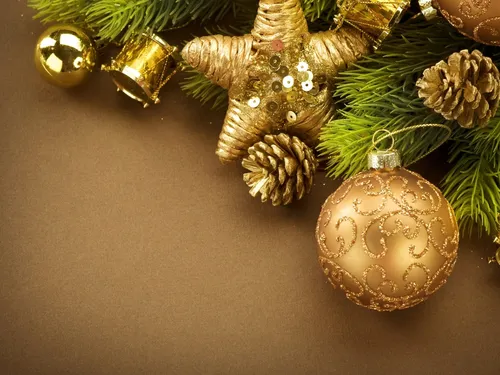 Новогодние Шары Обои на телефон украшенное дерево с орнаментами