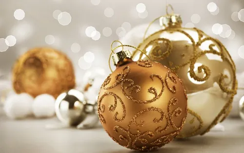 Новогодние Шары Обои на телефон украшенное золотом и серебром яйцо