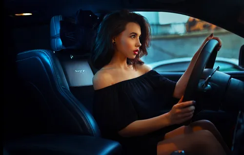 Алексис Рен, Девушек Картинки женщина, сидящая в машине