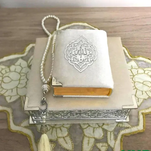 Исламские Картинки белая коробка с золотой цепочкой