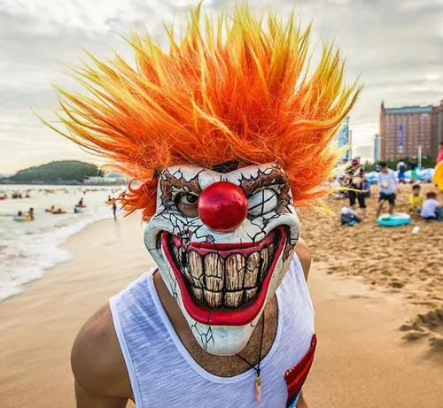 Смешные На Аву Картинки человек в маске на пляже