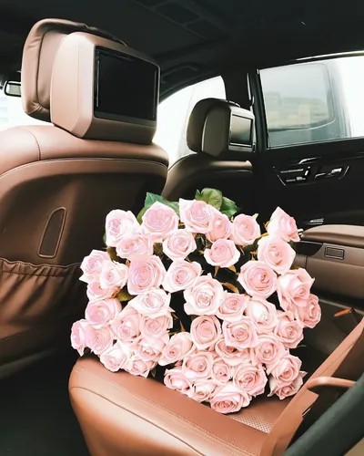 Цветов Картинки букет розовых цветов в машине