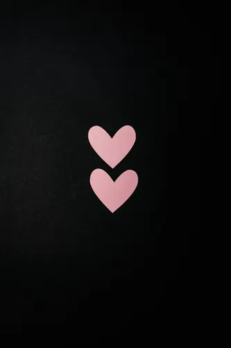 Сердечки Картинки розовое сердце на черном фоне
