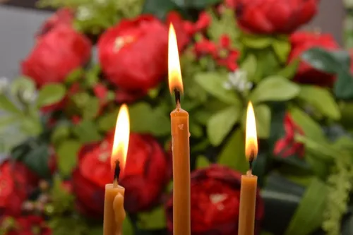 Радоница Картинки свечи в кусте