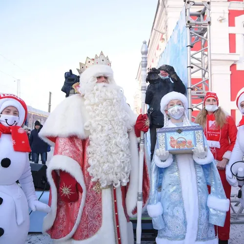 Дед Мороз Картинки группа людей в зимней одежде