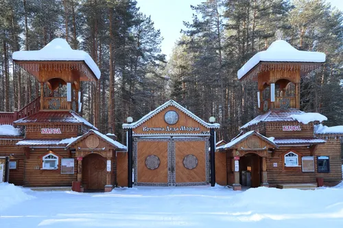 Деда Мороза Картинки пара деревянных построек со снегом на земле