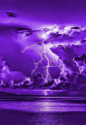 Фиолетовые Обои на телефон молния ударяет по пляжу