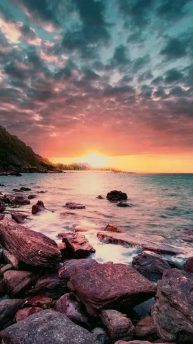 На Аву Красивые Картинки скалистый пляж с закатом