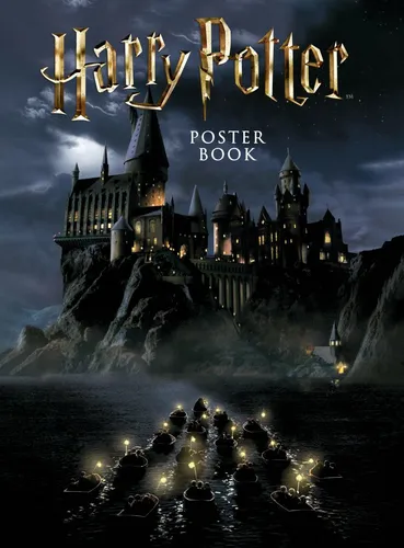 Гарри Поттер Картинки замок на холме с водой внизу