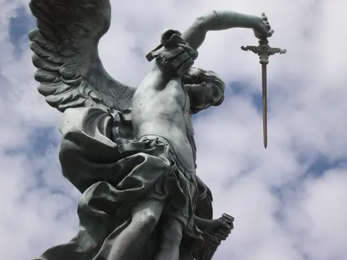 Ангелов Картинки статуя человека с крестом