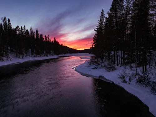 Заката Картинки река со снегом и деревьями