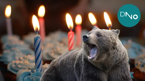 Медведя Картинки медведь с праздничным тортом