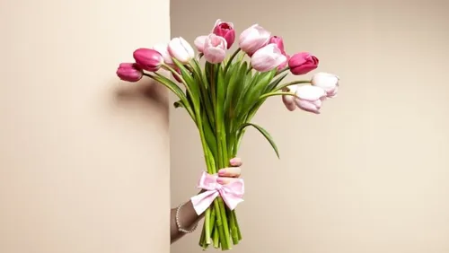 С 8 Марта 2021 Картинки букет розовых и белых цветов