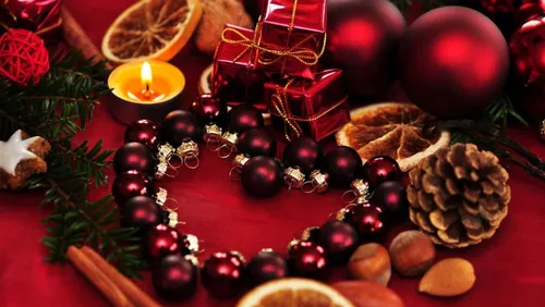 Красивые Новогодние Картинки стол, полный фруктов и орехов