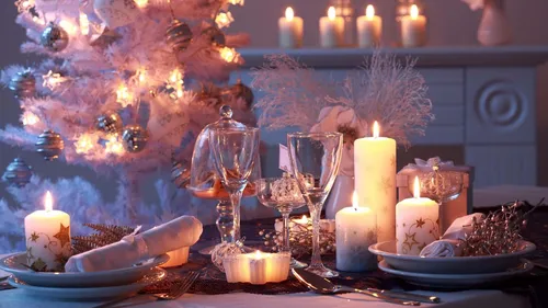 Красивые Новогодние Картинки стол со свечами и стаканами