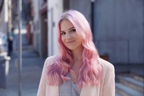 Розовые Картинки женщина с розовыми волосами