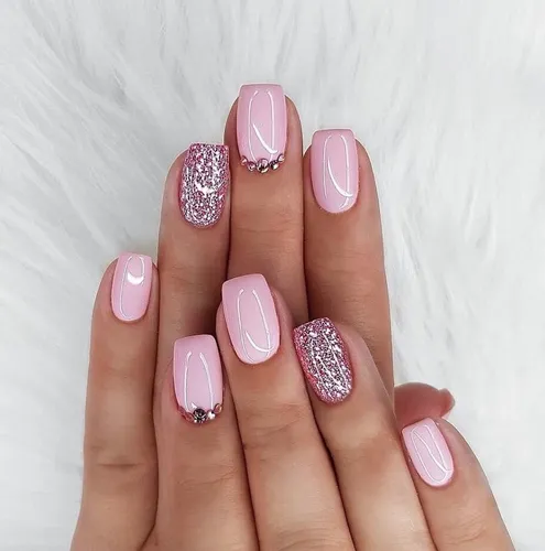 Розовые Картинки рука с нарисованными ногтями