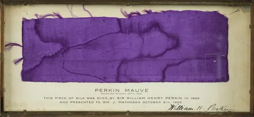 Фиолетовые Картинки лист бумаги с рисунком лица человека
