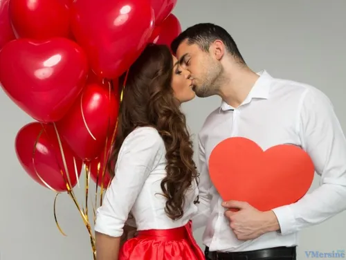 14 Февраля Картинки мужчина и женщина целуются