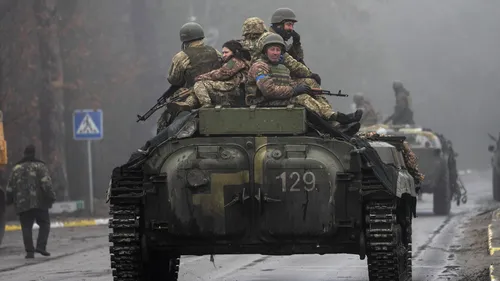 Военные Картинки группа солдат на танке