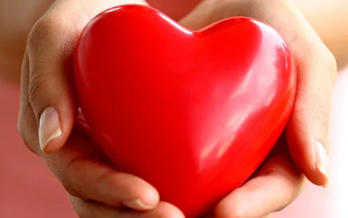 День Святого Валентина Картинки человек с красным сердцем
