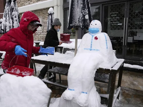 Чикагэ Танака, Снеговика Картинки мужчина и женщина строят снеговика