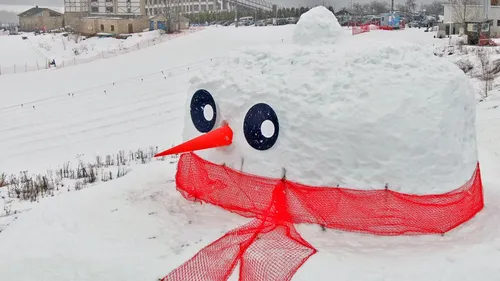 Снеговика Картинки снеговик с красным флагом