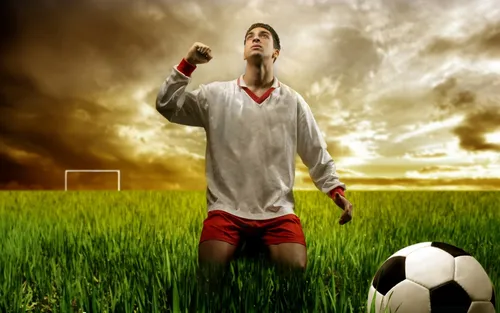 С Футболистами Обои на телефон человек в белой рубашке и красных шортах играет в футбол