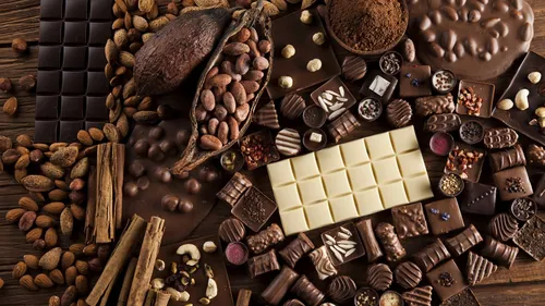 Шоколад Обои на телефон стол, полный шоколадных конфет и конфет