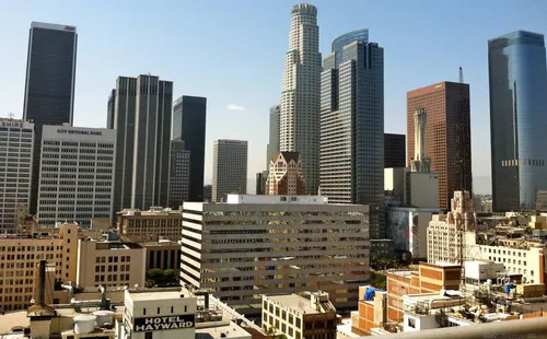 Los Angeles Обои на телефон город с множеством высотных зданий