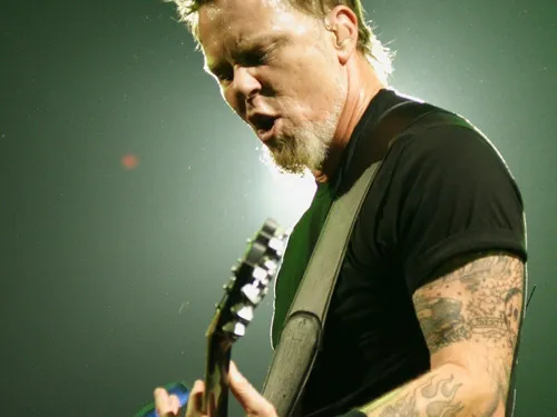 Джеймс Хетфилд, Metallica Обои на телефон мужчина играет на гитаре