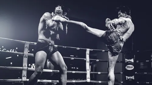 Муай Тай Обои на телефон группа мужчин, сражающихся на ринге