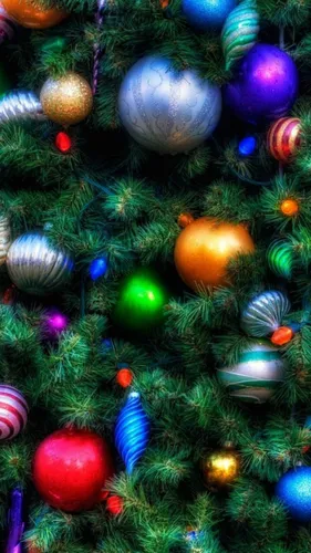 Новогодние Hd Обои на телефон новогодняя елка, украшенная украшениями