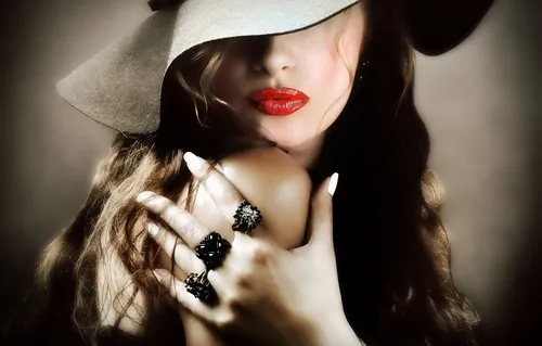 Губы Обои на телефон женщина в шляпе и ожерелье