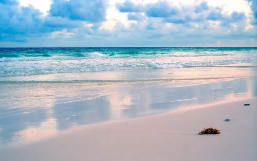 Берег Моря Обои на телефон пляж с голубой водой и облаками