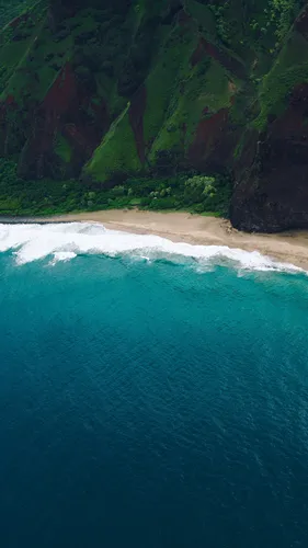 Берег Моря Обои на телефон пляж с зелеными скалами