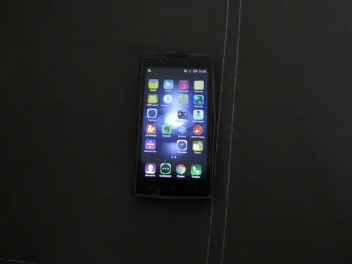 Леново А2010 Обои на телефон черное прямоугольное устройство с экраном