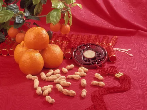 По Фен Шую Обои на телефон часы и апельсины на красной ткани