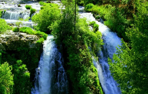 Природа Зелень Обои на телефон водопад в лесу