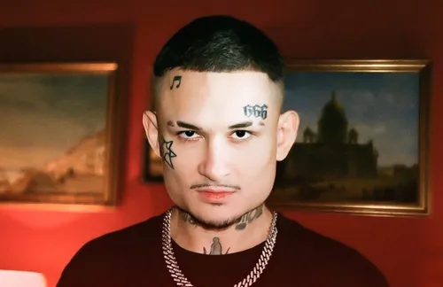 Моргенштерна Фото человек с татуировками на лице