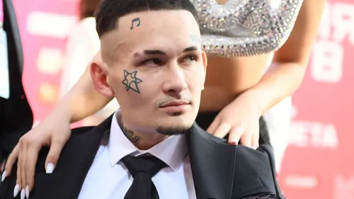 Моргенштерна Фото мужчина с татуировкой на лбу