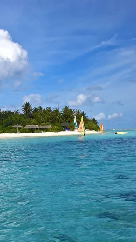 Остров Обои на телефон пляж с парусными лодками