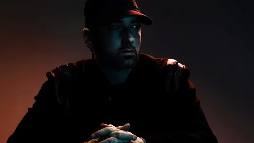 Eminem Обои на телефон мужчина с бородой и шляпой